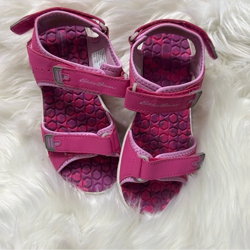 Size 4 Girls Eddie Bauer Sandals E1